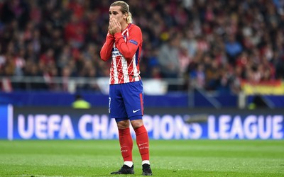 爱赢电竞独家-伊尔迪丝·森拉尔又晒冠军奖杯